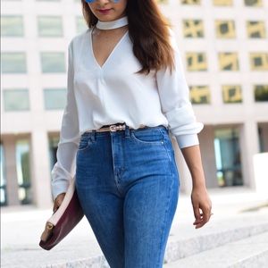 White blouse with chocka Neck